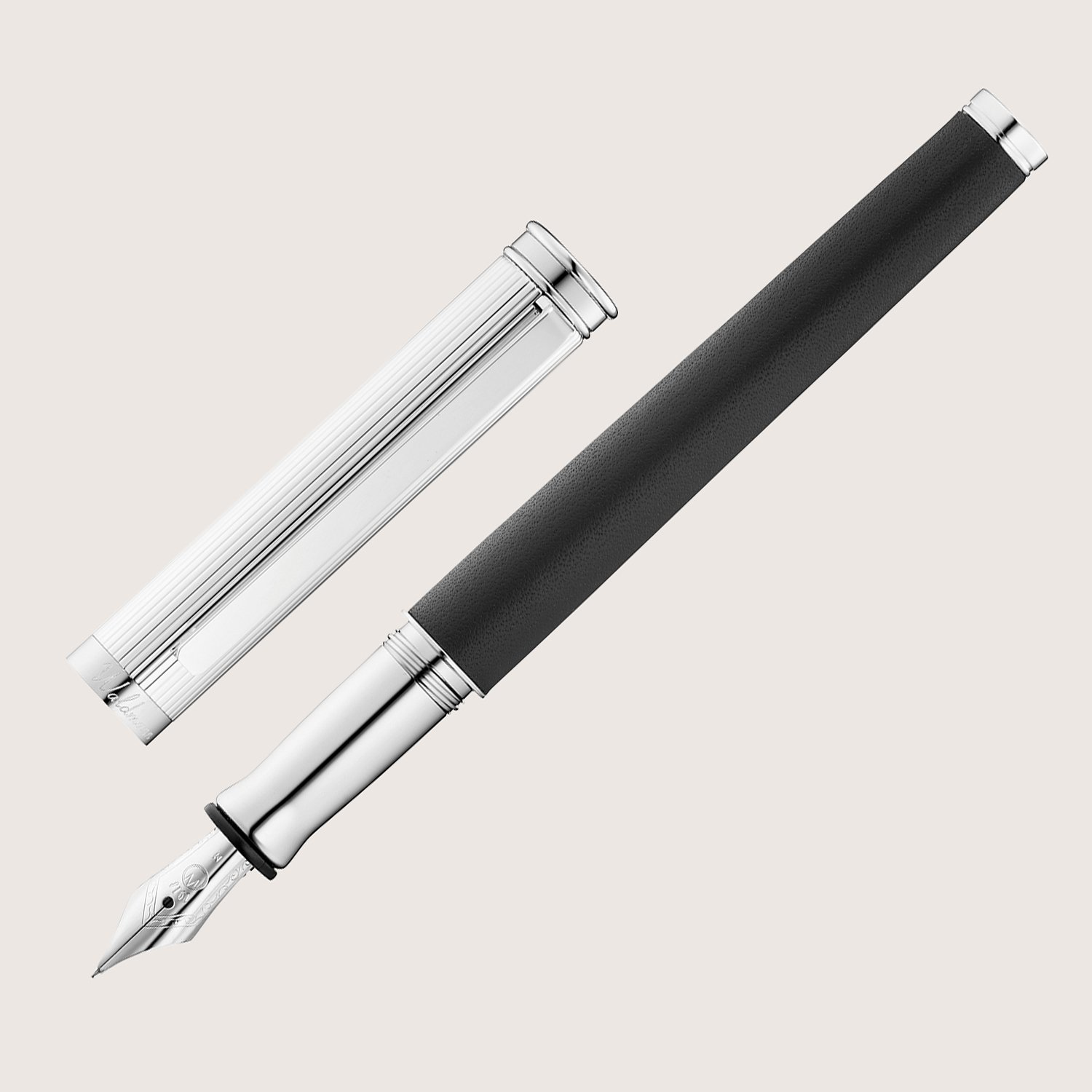 SOLON Füllfederhalter mit Edelstahlfeder EF Silber Linien-Design Nappaleder schwarz